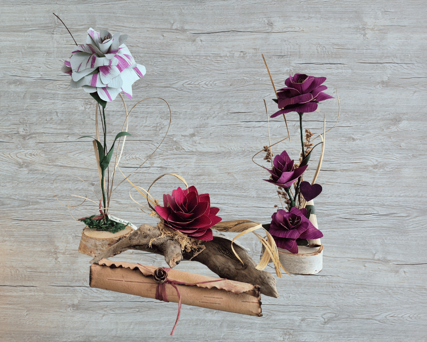 fleurs et parchemin fabriqués avec de l'écorce de bouleau